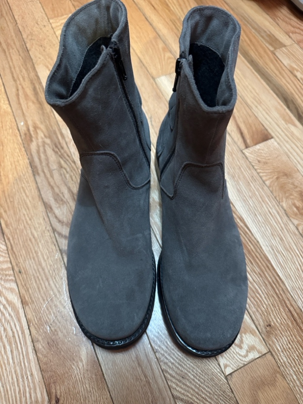 La Canadienne Gavin suede boot 9.5